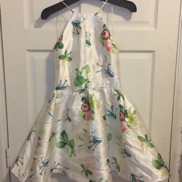 white floral dress short